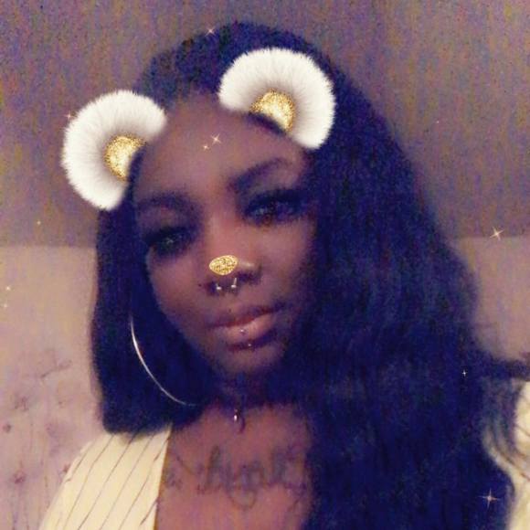 Profile Picture of Lashonda Price (@shonda17) on Poshmark