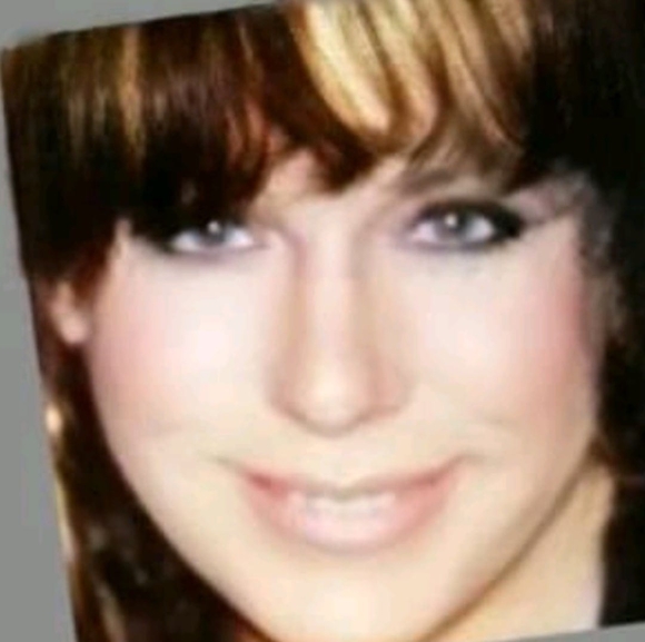 Profile Picture of Carol Williamson passini (@maryisma04) on Poshmark