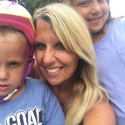 Profile Picture of Lori Kuhns (@LoriAKuhns) on Twitter