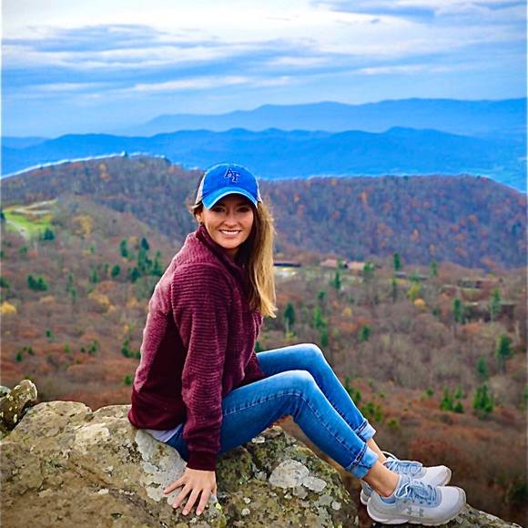 Profile Picture of Darci Strecker (@darci30) on Poshmark