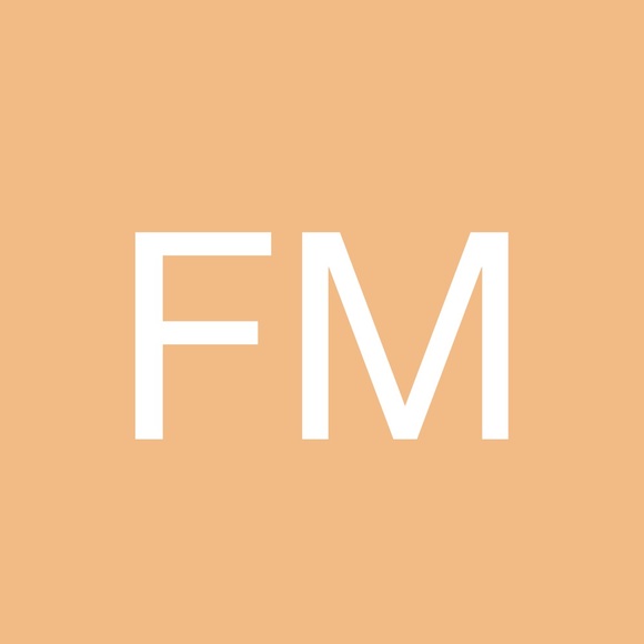 Profile Picture of Fran Mitchell (@sunnyside132) on Poshmark