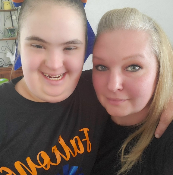 Profile Picture of Lori Flanders (@lrflanders) on Poshmark