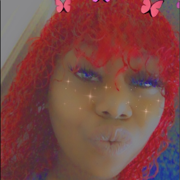 Profile Picture of Tyiesha Robinson (@tyiesharobinson) on Poshmark