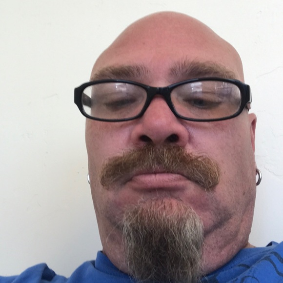 Profile Picture of Thomas Harter (@skulls666) on Poshmark