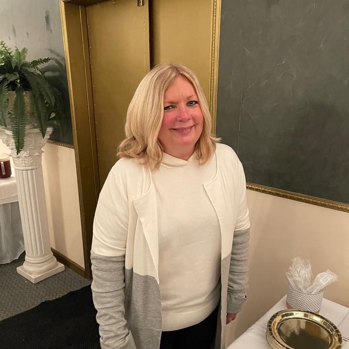 Deborah Heasley - Tiktok Profile Picture of Deborah Heasley (@deborahheasley) on Tiktok