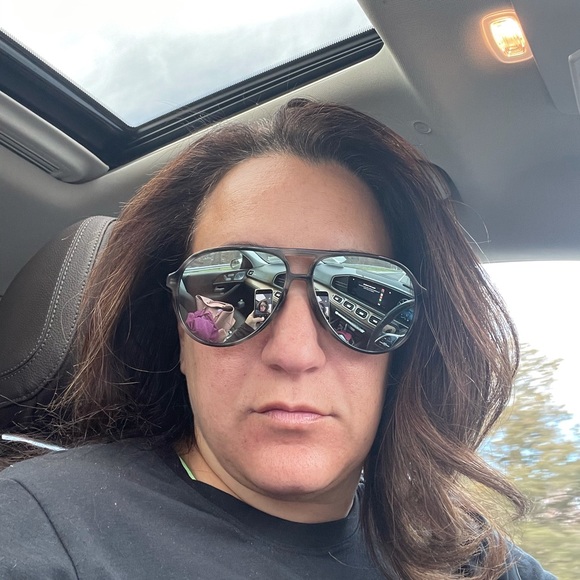 Profile Picture of Rhea Ray (@rhea_ray) on Poshmark