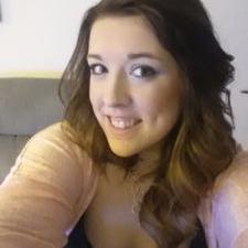 Profile Picture of Kim Louise (@Kimothy_roll) on Twitter