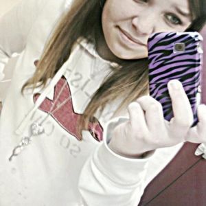 Profile Picture of Sara Gross (@imagangstagee) on Myspace