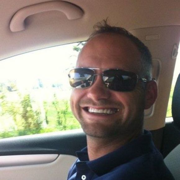 Profile Picture of Derek Nunn (@dnunn7) on Poshmark