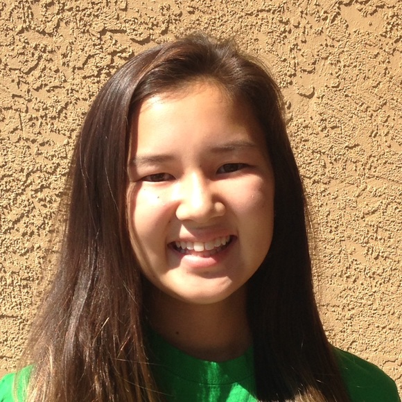 Profile Picture of Evas Schmidt (@olive_acb) on Poshmark