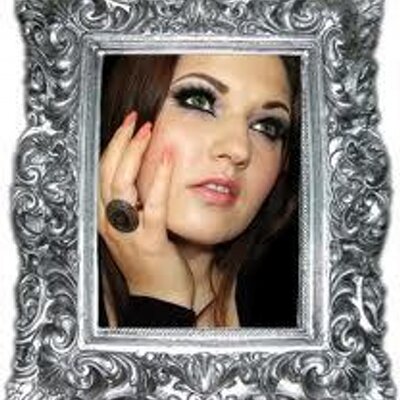 Profile Picture of Mini Cam (@juliaURawesome) on Twitter