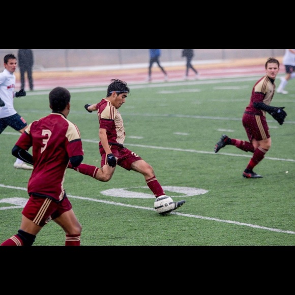 Profile Picture of Alexei Gonzalez (@alexeiglz) on Poshmark