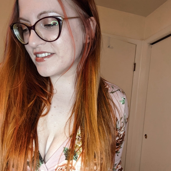 Profile Picture of Sarah Swinford (@sarahswin) on Poshmark