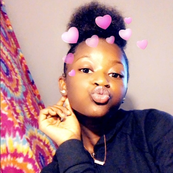 Profile Picture of Torkayla Phillips (@torkaylaaa) on Poshmark
