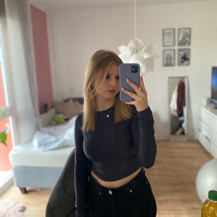 Profile Picture of paula (@paula.pht) on Tiktok