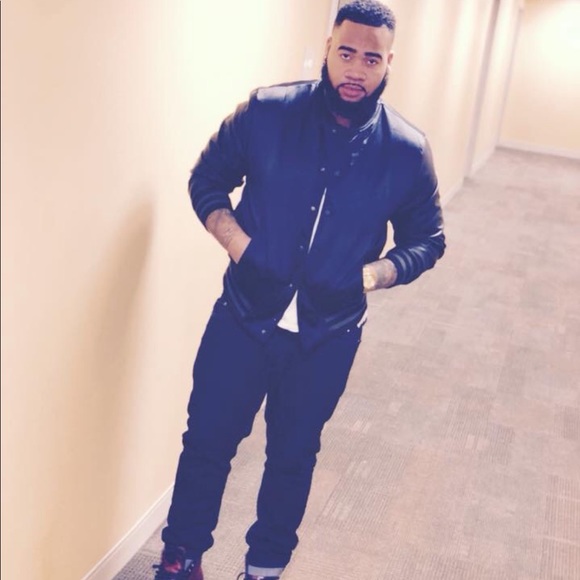 Profile Picture of Shawn Leeth (@leethsh) on Poshmark