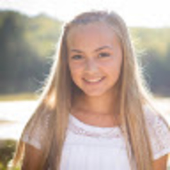 Profile Picture of Aly Fuster (@alymay07) on Poshmark