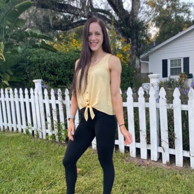 Profile Picture of Jennifer Kurack (@nowhey_itsjen) on Twitter