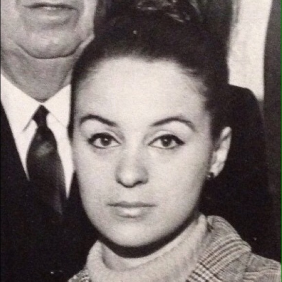 Profile Picture of Sarah Debortoli (@debo5914) on Poshmark