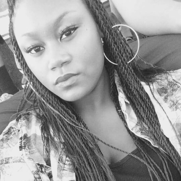 Profile Picture of Shaniqua Patterson (@shaniqua16) on Poshmark