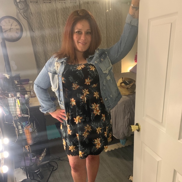 Profile Picture of Sharanda Ford (@nikkiford23) on Poshmark