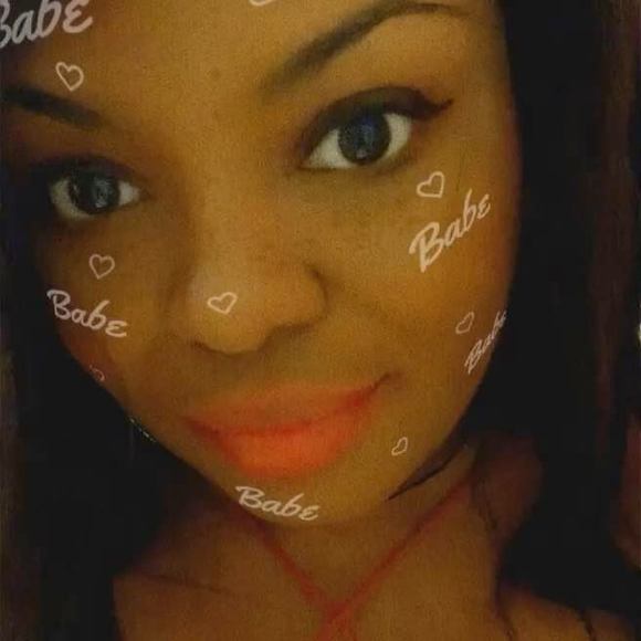 Profile Picture of Tori Mercer (@torahisbomb) on Poshmark