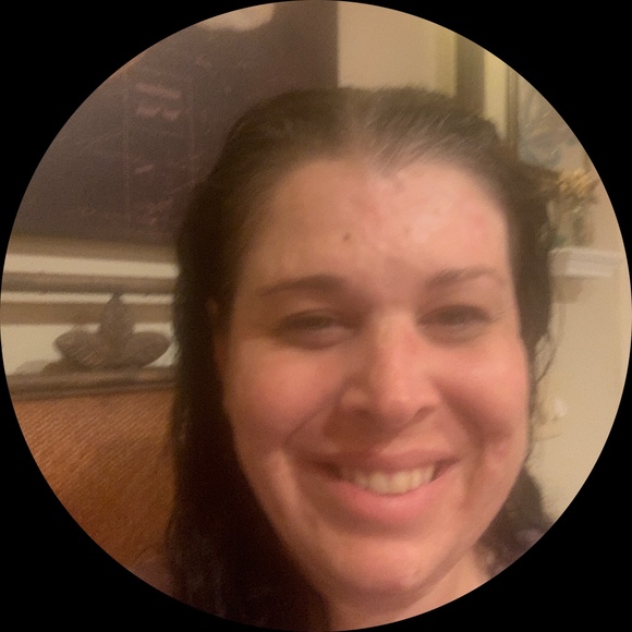 Profile Picture of Amber Freitag (@amberf101) on Poshmark