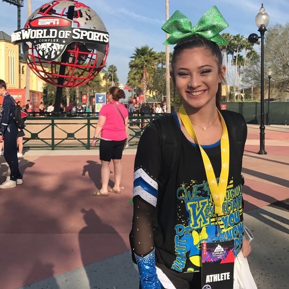 Profile Picture of Gabi Osias (@gabriellexoxo11) on Poshmark