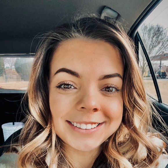 Profile Picture of Kylee Blackburn (@okiekylnn) on Poshmark