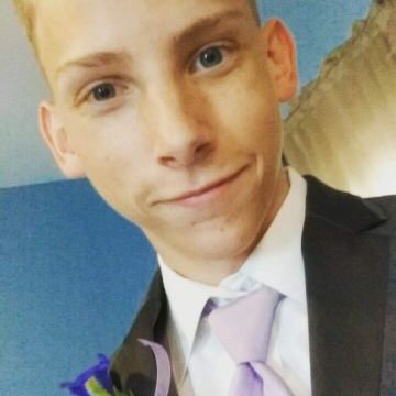 Profile Picture of Bobbie Lowe (@BobbieL99334576) on Twitter