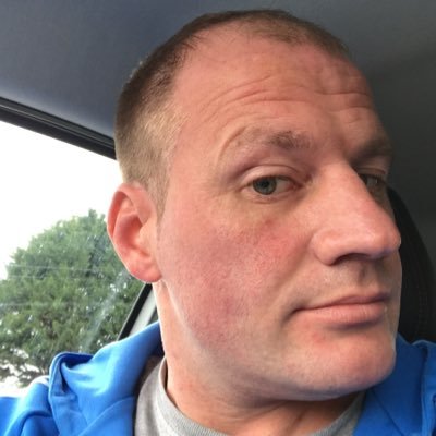 Profile Picture of Derek Dickson (@postieDelD) on Twitter