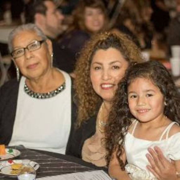 Profile Picture of Myrna Espinoza (@espinozamyrna) on Poshmark