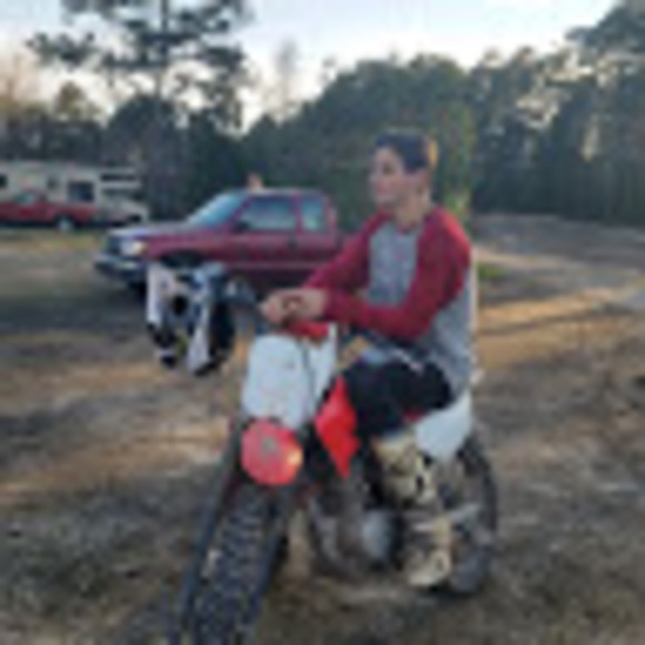Profile Picture of Travis Kramer (@kramertr0213) on Poshmark