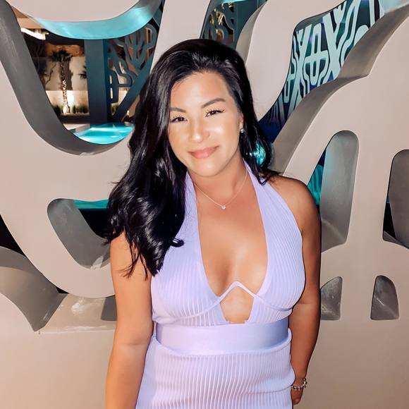 Profile Picture of Ashlyn Michelle (@ashlynleexo) on Poshmark