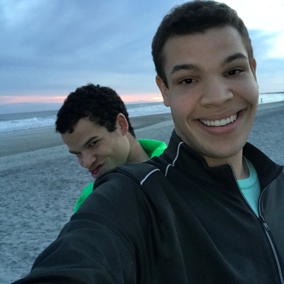 Profile Picture of Jonathan Scott (@imjonathanscott) on Poshmark