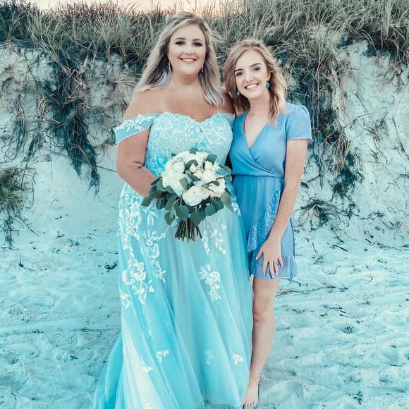 Profile Picture of Carly Caudill (@carlyncaudill) on Poshmark