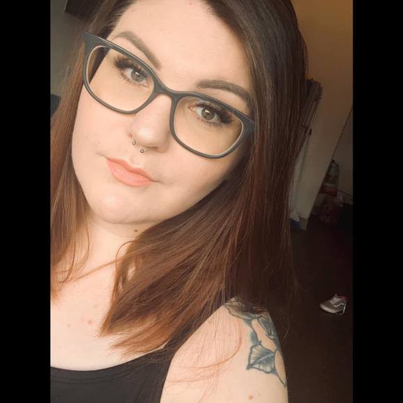 Profile Picture of Ariel Hoffman (@plur_princess) on Poshmark