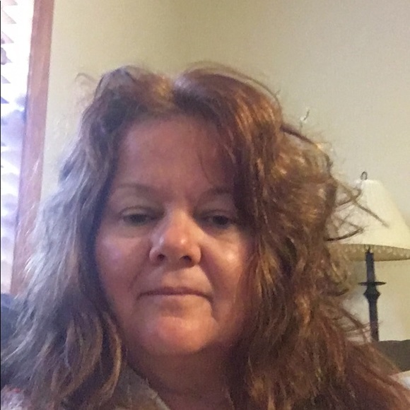 Profile Picture of Ronda Ossmann (@littleronda) on Poshmark