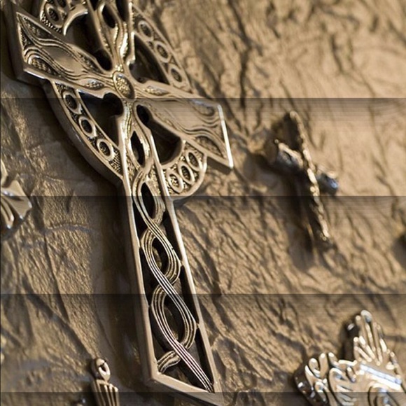 Profile Picture of Hector Iribe (@sonofjesus) on Poshmark