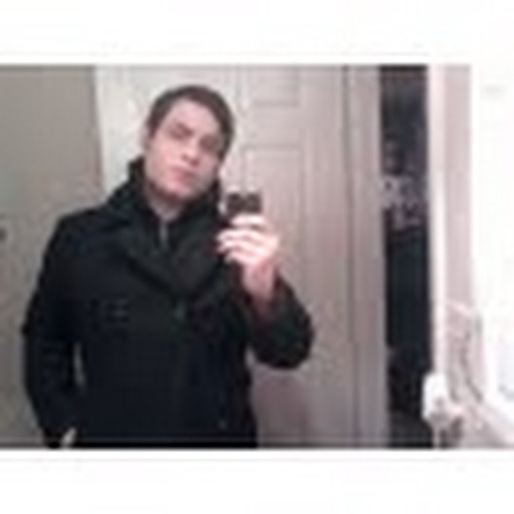 Profile Picture of Richard Vasquez (@ricvasquez2) on Poshmark