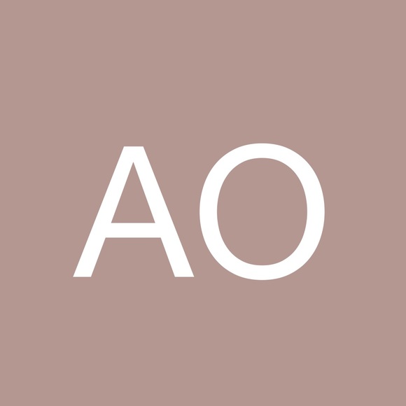 Profile Picture of Amal Omar (@aoao123) on Poshmark