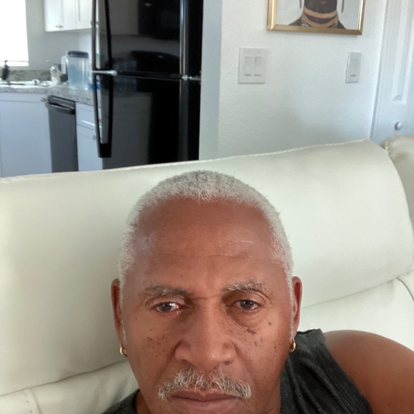 Profile Picture of Leonard Holton (@tonut61) on Poshmark