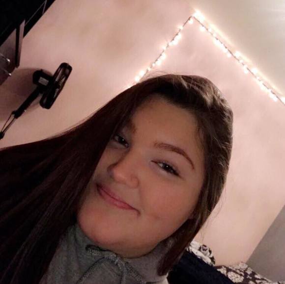 Profile Picture of Lauren Billigmeier (@lbilligmeier) on Poshmark