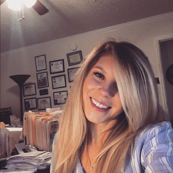 Profile Picture of Alexis Mcmahan (@alexis_mcmahan) on Poshmark