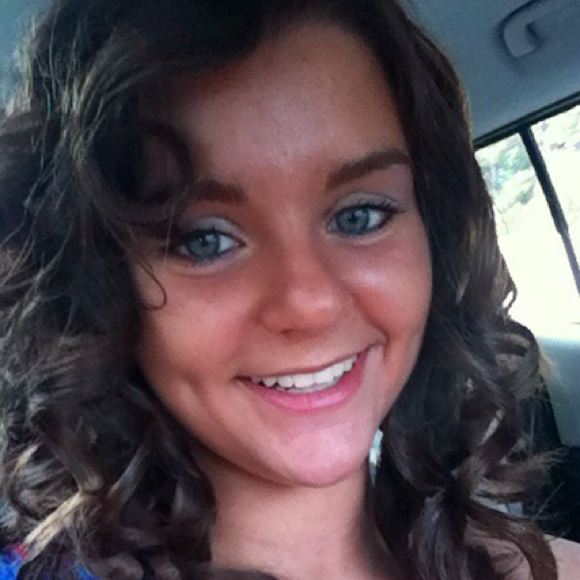Profile Picture of Emily Barnes (@emily_vb) on Poshmark