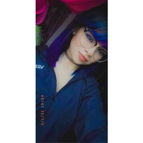 Profile Picture of Tania Rascon (@taniirascon) on Poshmark