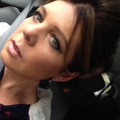 Profile Picture of Leanne Simons (@BooksbyLea) on Twitter