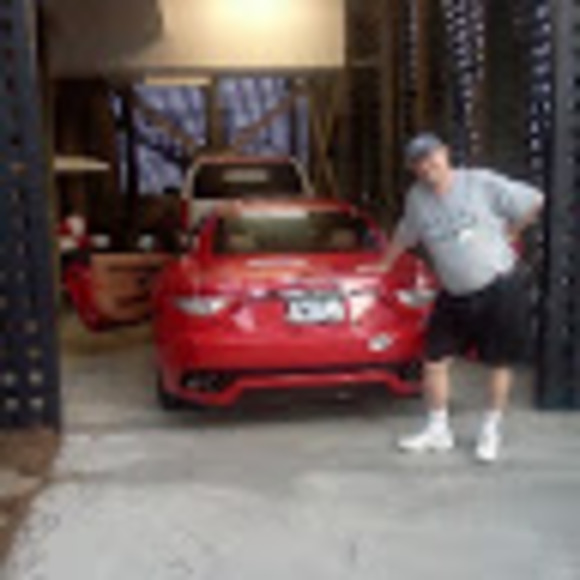 Profile Picture of Jim Schultz (@jimboschu) on Poshmark