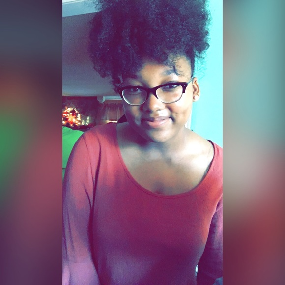 Profile Picture of Ariyan Marzell (@creme_brunae) on Poshmark