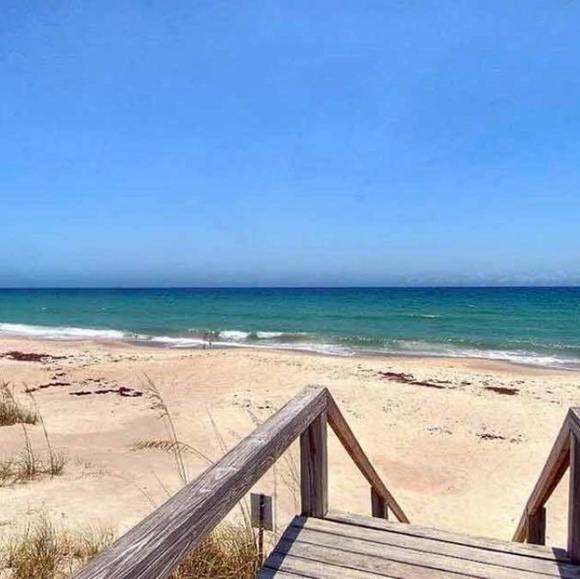 Profile Picture of Julio Cortez (@juliocortez546) on Poshmark